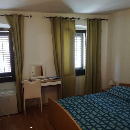 Guest House Kvartin Umag Exterior foto