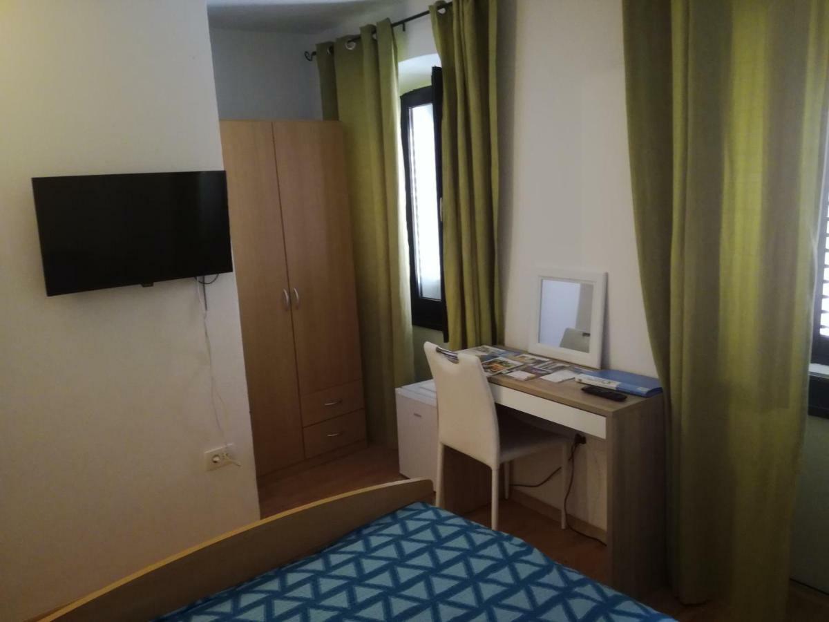 Guest House Kvartin Umag Exterior foto